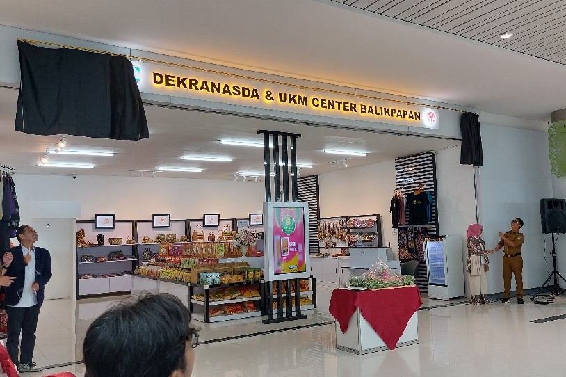 Wali Kota Resmikan Galeri Dekranasda dan UMKM Center Balikpapan di Bandara SAMS