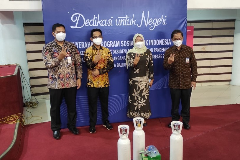 Laksanakan Vaksinasi Massal Bersama OJK, BI juga Menyerahkan Bantuan Oksigen