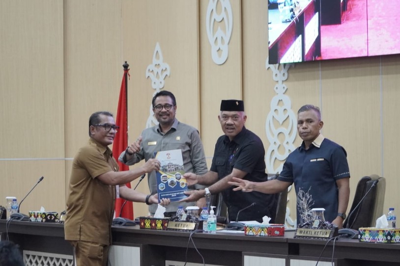 Sekda Sampaikan Jawaban Wali Kota Terhadap Pandangan Umum Fraksi Raperda APBD Perubahan
