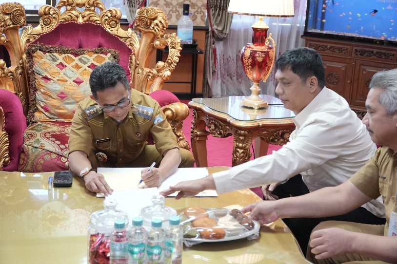 Wali Kota Balikpapan dan KI Kaltim Tandatangani MoU, Percepatan Penyusunan Regulasi Keterbukaan Informasi