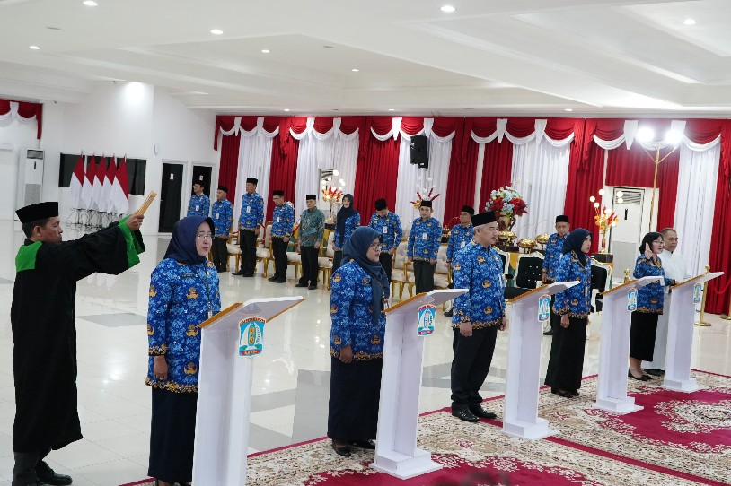 Wali Kota Ambil Sumpah Lima Pimpinan Tinggi Pratama di Lingkungan Pemerintah Kota