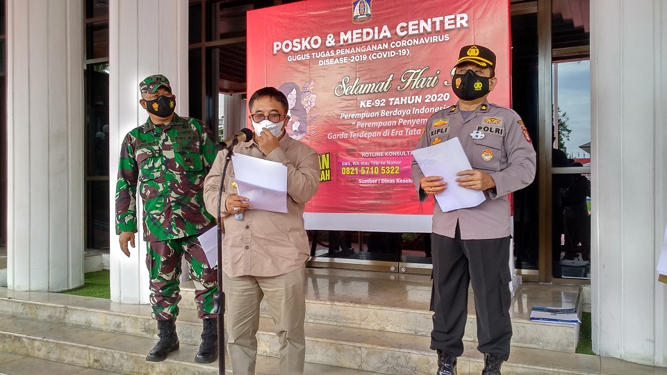 Lampaui Tiga Indikator PSBB, Wali Kota Kaji Pembatasan