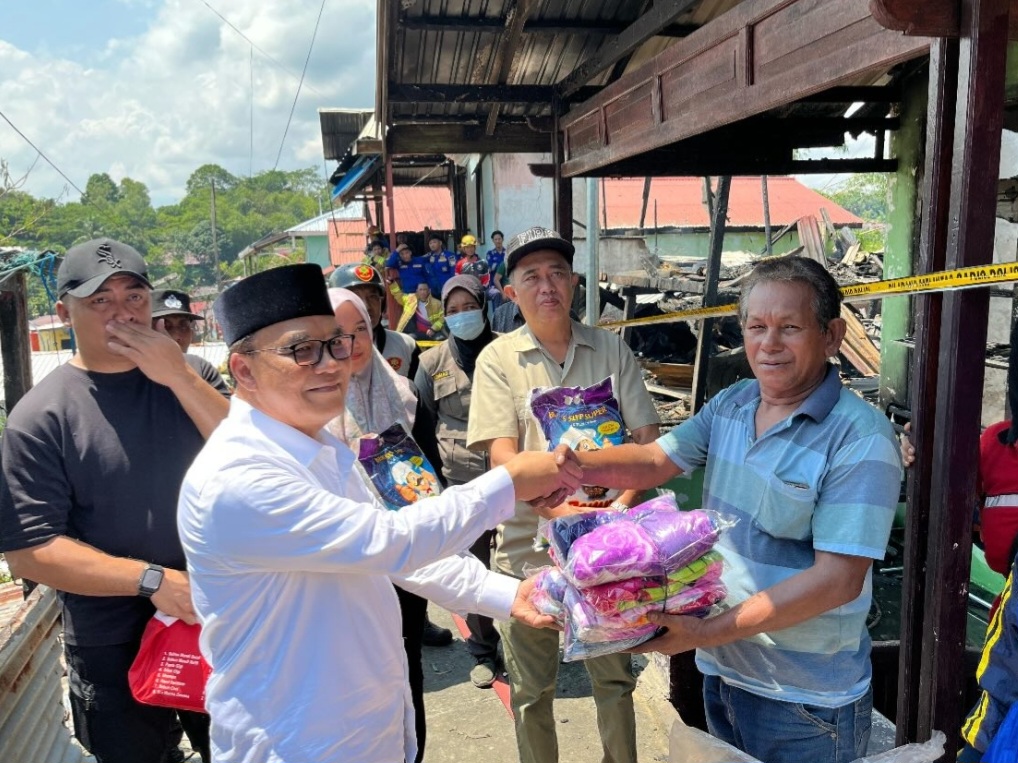 Pemkot Balikpapan Berikan Bantuan untuk Korban Kebakaran di Karang Bugis