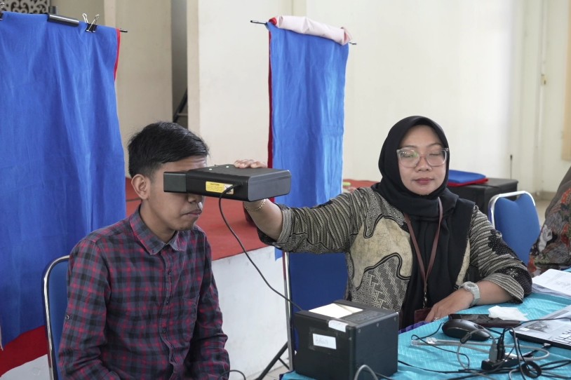 Disdukcapil Kota Balikpapan Lakukan Perekaman KTP Elektronik Pemula Secara Jemput Bola