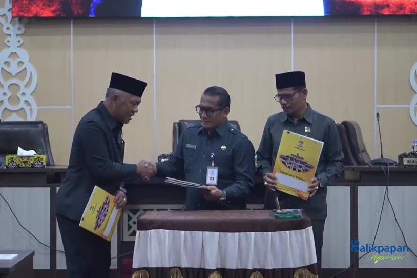 Sekda Hadiri Rapat Paripurna DPRD ke-6 Masa Sidang I, Bahas Tiga Agenda