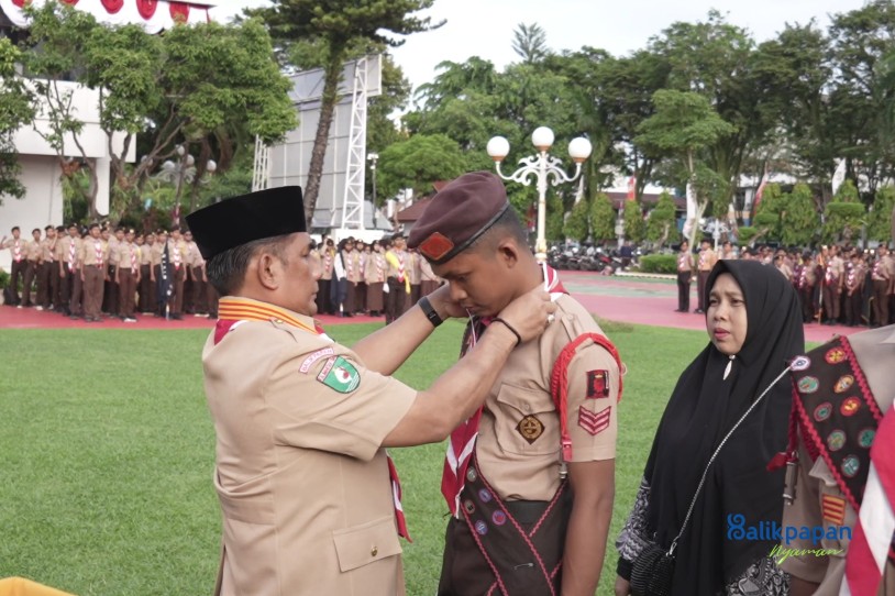 Peringatan Hari Pramuka ke-63, Kwarcab Balikpapan Laksanakan Gelar Senja