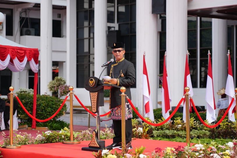 Meriahkan Hardiknas 2025, Wali Kota Balikpapan Beri Penghargaan Guru dan Siswa Berprestasi