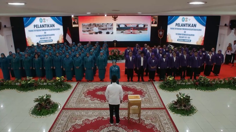 Wali Kota Lantik 61 Pengurus TP-PKK dan Tim Pembina Posyandu Balikpapan 2025–2030, Tekankan Kerja Nyata untuk Kesejahteraan Keluarga